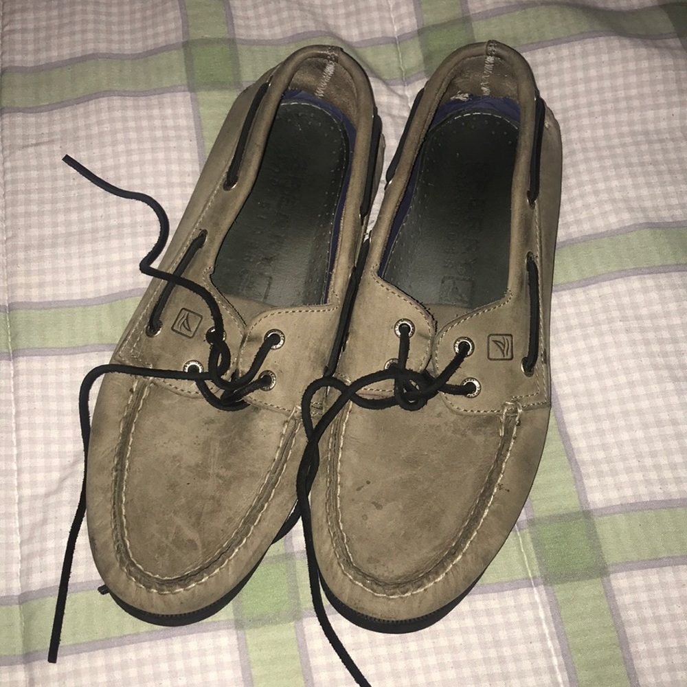 Tan Sperrys